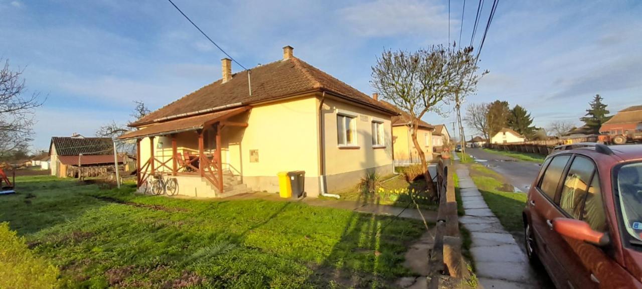 Oeregakac Vendeghaz Villa Tiszaladány Eksteriør bilde